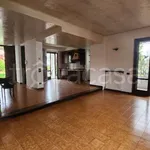 Rent 8 bedroom house of 250 m² in Bolzano Vicentino