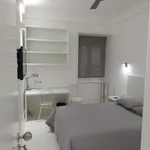 Rent a room of 210 m² in lisbon