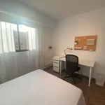 Rent a room of 90 m² in Valencia