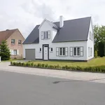 Maison de 242 m² avec 4 chambre(s) en location à Bruges