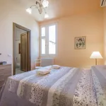 Rent 1 bedroom apartment of 74 m² in Florence