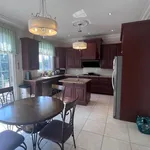 4 bedroom apartment of 5704 sq. ft in Vaughan (Patterson)