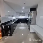 Rent 4 bedroom house of 350 m² in Bangkok