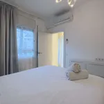 Rent 4 bedroom apartment of 75 m² in barcelona