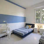 Rent 3 bedroom apartment in Milan