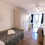 Rent a room of 160 m² in Valencia