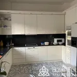 Rent 4 bedroom apartment of 500 m² in Athens