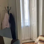 Rent a room of 120 m² in lisbon