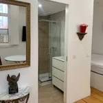 Rent 1 bedroom apartment of 25 m² in Cedofeita, Porto