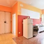 Rent a room of 90 m² in Roma