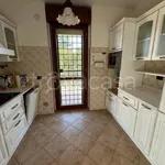 Rent 4 bedroom house of 140 m² in Roma