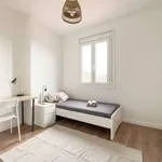 Rent a room of 120 m² in Barcelona