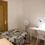 Rent a room of 136 m² in valencia