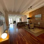 Rent 4 bedroom apartment of 90 m² in Barcelona