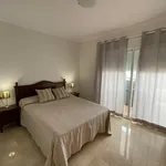 Rent 4 bedroom apartment of 200 m² in Puerto Banús