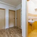 Pronajměte si 3 ložnic/e byt o rozloze 72 m² v Odolena Voda