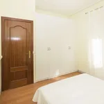 Rent a room of 92 m² in madrid