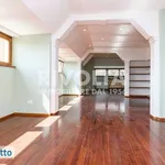 Rent 5 bedroom apartment of 240 m² in Rome