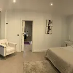 Rent 4 bedroom house of 295 m² in Marbella