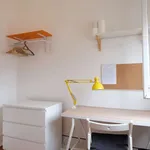 Rent a room of 120 m² in lisbon