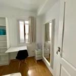 Rent 4 bedroom apartment in Valencia