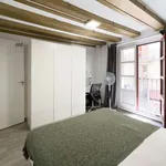 Rent a room of 100 m² in barcelona