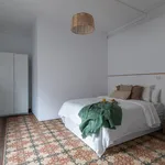 Rent 5 bedroom apartment in Barcelona