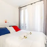 Rent 2 bedroom apartment of 377 m² in Paris