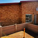 Rent 2 bedroom house in Krugersdorp