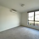 Rent 3 bedroom apartment in altona