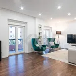 Rent 4 bedroom apartment of 163 m² in Lisbon