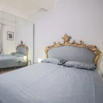 Rent 1 bedroom apartment of 62 m² in Florence