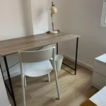 Rent 4 bedroom apartment in Valencia