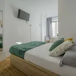 Rent a room of 220 m² in madrid