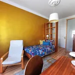 Rent 4 bedroom apartment in Lisbon