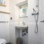 Rent 1 bedroom apartment of 40 m² in Florence