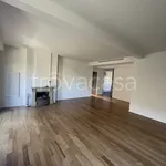 Affitto 5 camera appartamento di 167 m² in Bologna