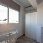 Rent 4 bedroom apartment in Valencia