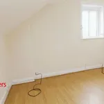 Rent 3 bedroom flat in Yorkshire And The Humber