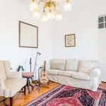 Rent a room of 180 m² in lisbon