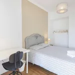 Rent a room of 100 m² in lisbon