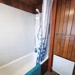 Rent 3 bedroom flat in Wales