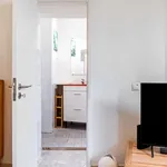 Rent 5 bedroom apartment of 55 m² in Lisboa