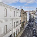 Rent a room of 150 m² in lisbon