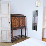 Rent 2 bedroom apartment of 50 m² in Paris