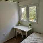 Rent a room of 70 m² in Sevilla