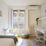 Rent a room of 100 m² in Madrid