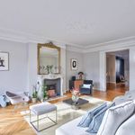 Appartement de 136 m² avec 5 chambre(s) en location à Paris