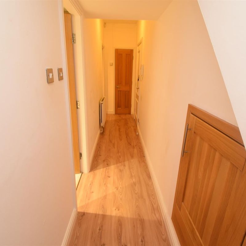 2 Bedroom Property For Rent Blacker Lane Crigglestone, Wakefield Great Cliff