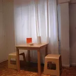 Alquilo 1 dormitorio casa de 25 m² en Madrid']